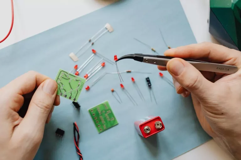 Zastosowanie podzespołów energoelektroniki w pojazdach elektrycznych