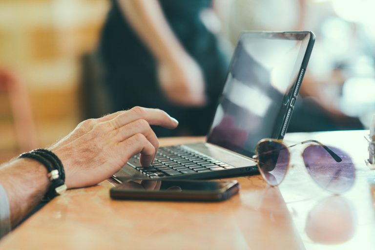 Wskaźnik cac (customer acquisition cost): jak go obniżyć?